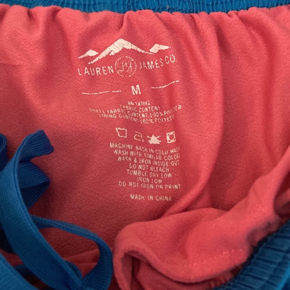 Shorts - Picture 3 of 5